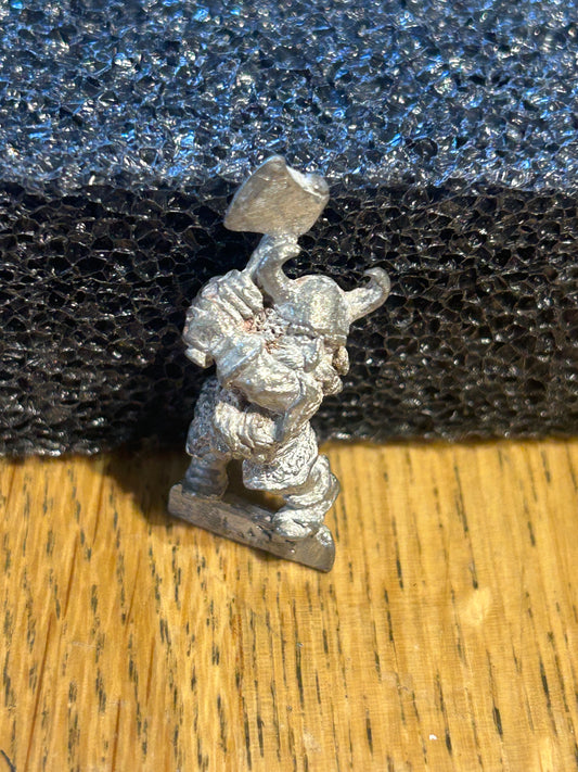 Games Workshop Warhammer Norse Dwarf with Axe Dwarves Metal Figure Army B2