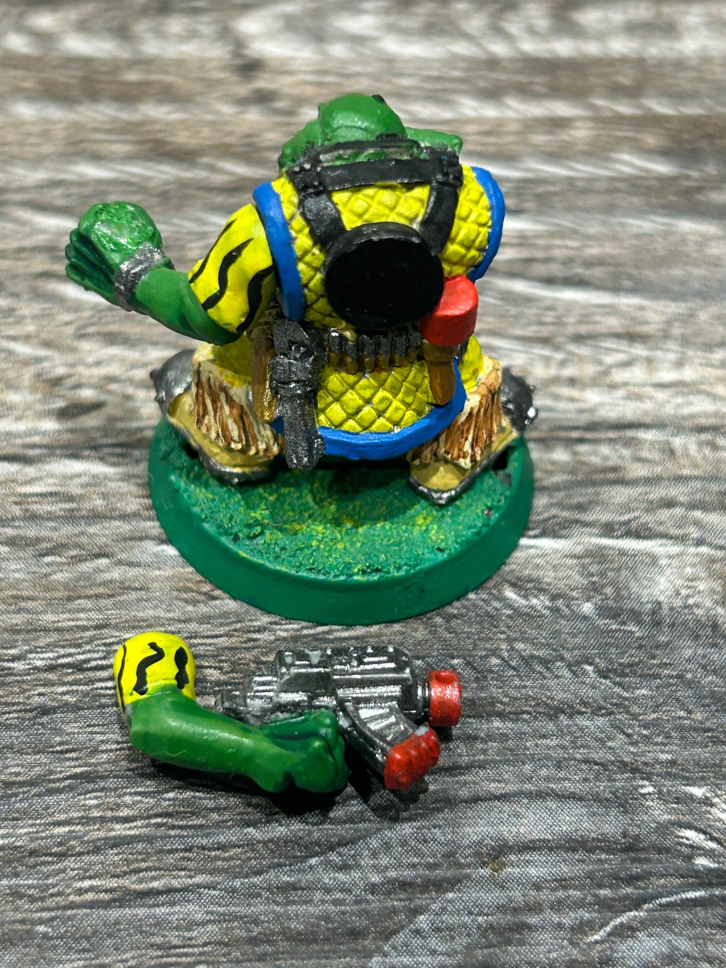 Warhammer 40k Rogue Trader Space Ork boy with bolt pistol