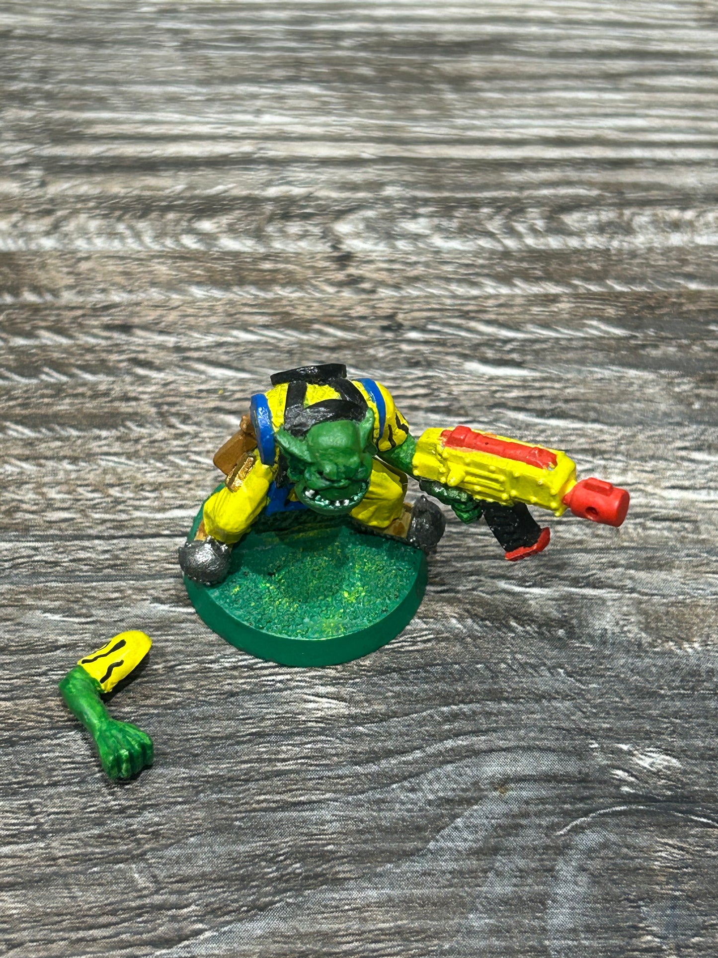 Warhammer 40k Rogue Trader Space Ork boy with bolter