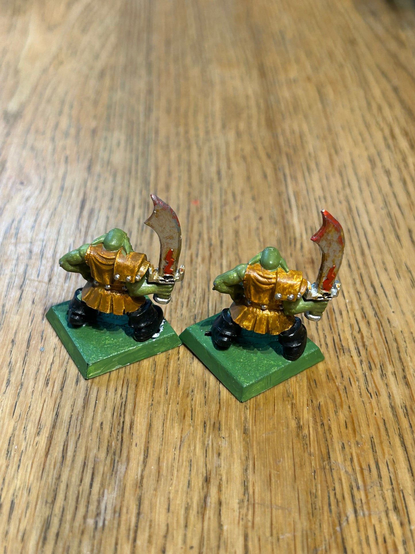 Warhammer fantasy plastic monopose orc with sword x2
