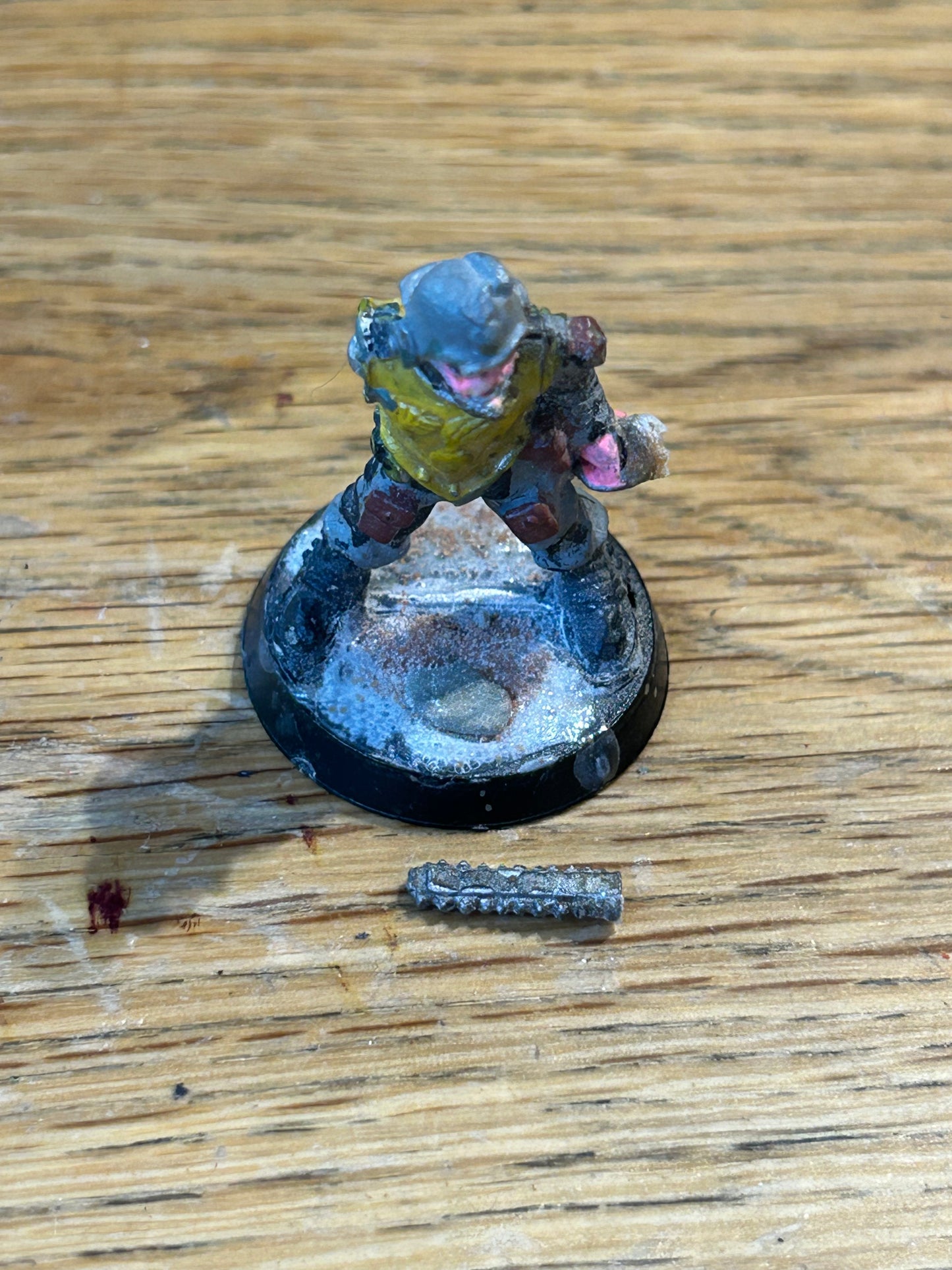 Rogue Trader Warhammer 40k imperial guard sergeant (missing a plastic arm and chainsword needs fixing)