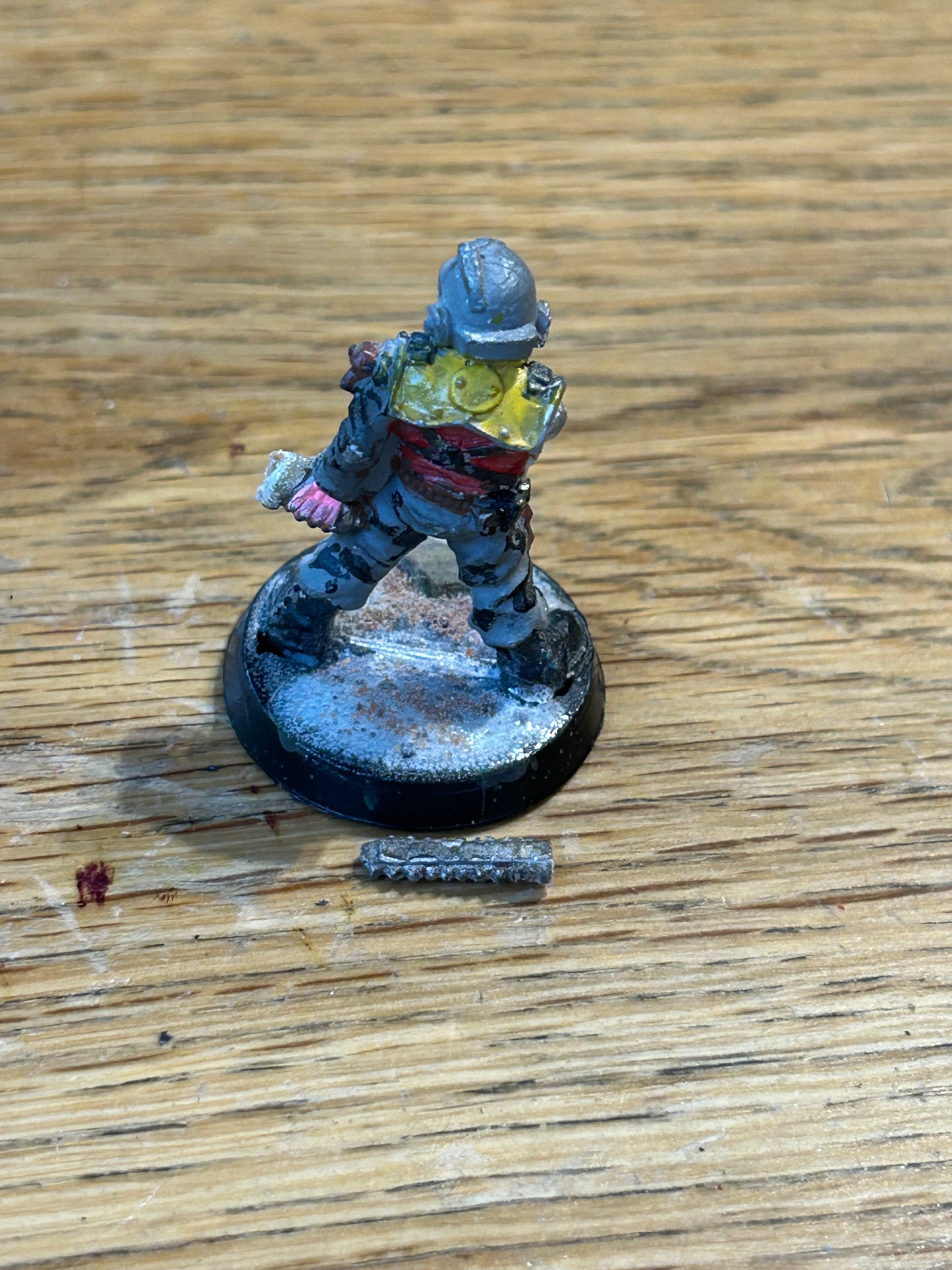 Rogue Trader Warhammer 40k imperial guard sergeant (missing a plastic arm and chainsword needs fixing)