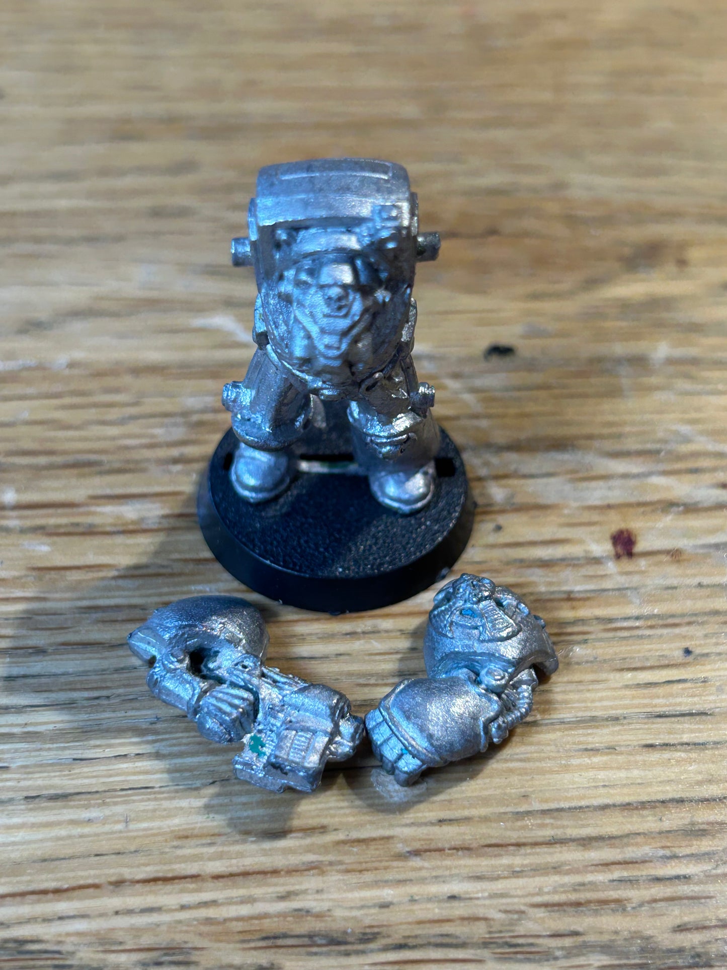 Games Workshop Warhammer 40K Metal Terminator stormbolter and power fist
