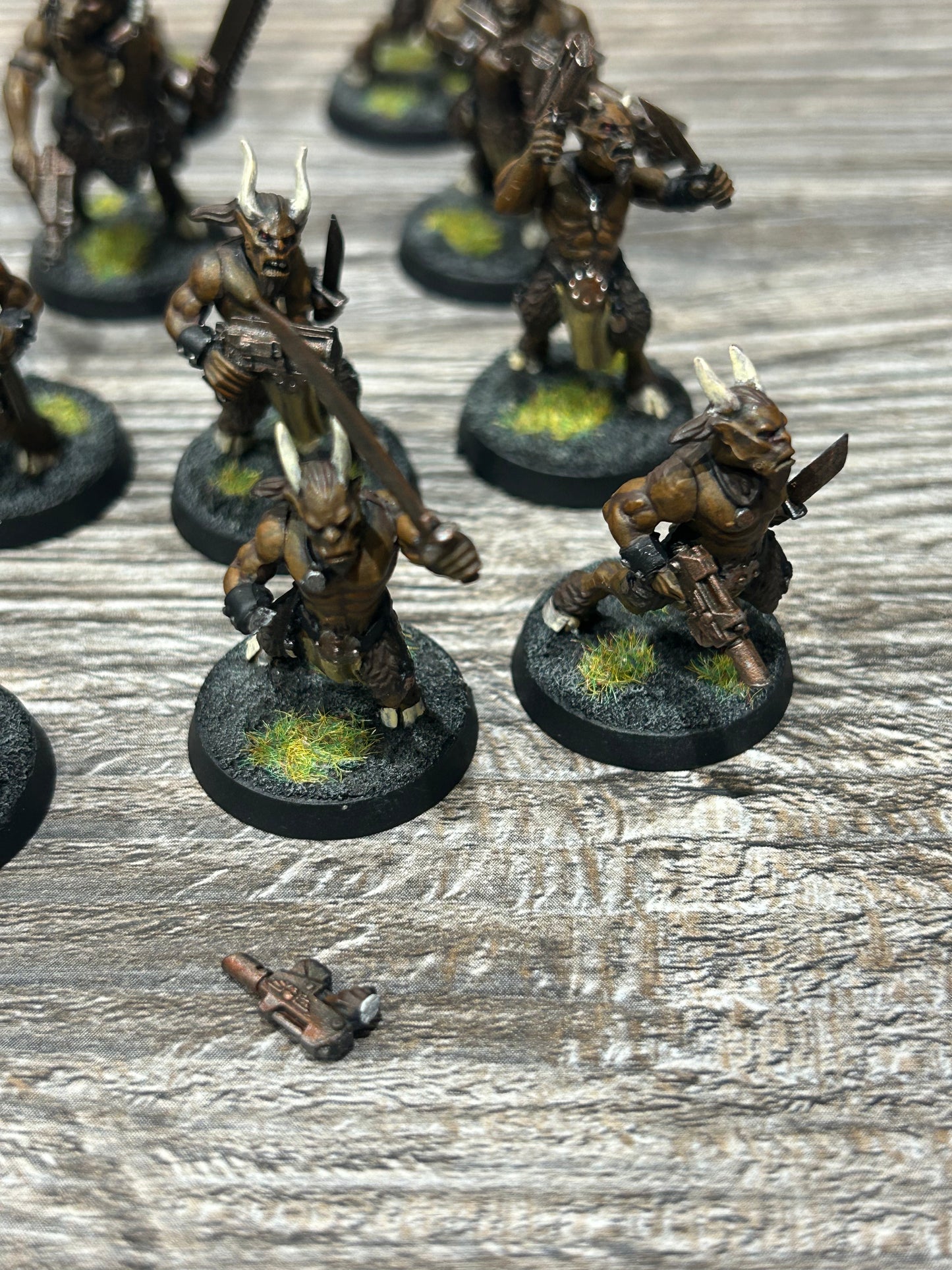40k Chaos Space Marines converted beastmen x20 (mix of gors and ungors; all the ungors have hand guns but one hand needs regluing, 3 of the gors have guns and the rest have hand weapons)