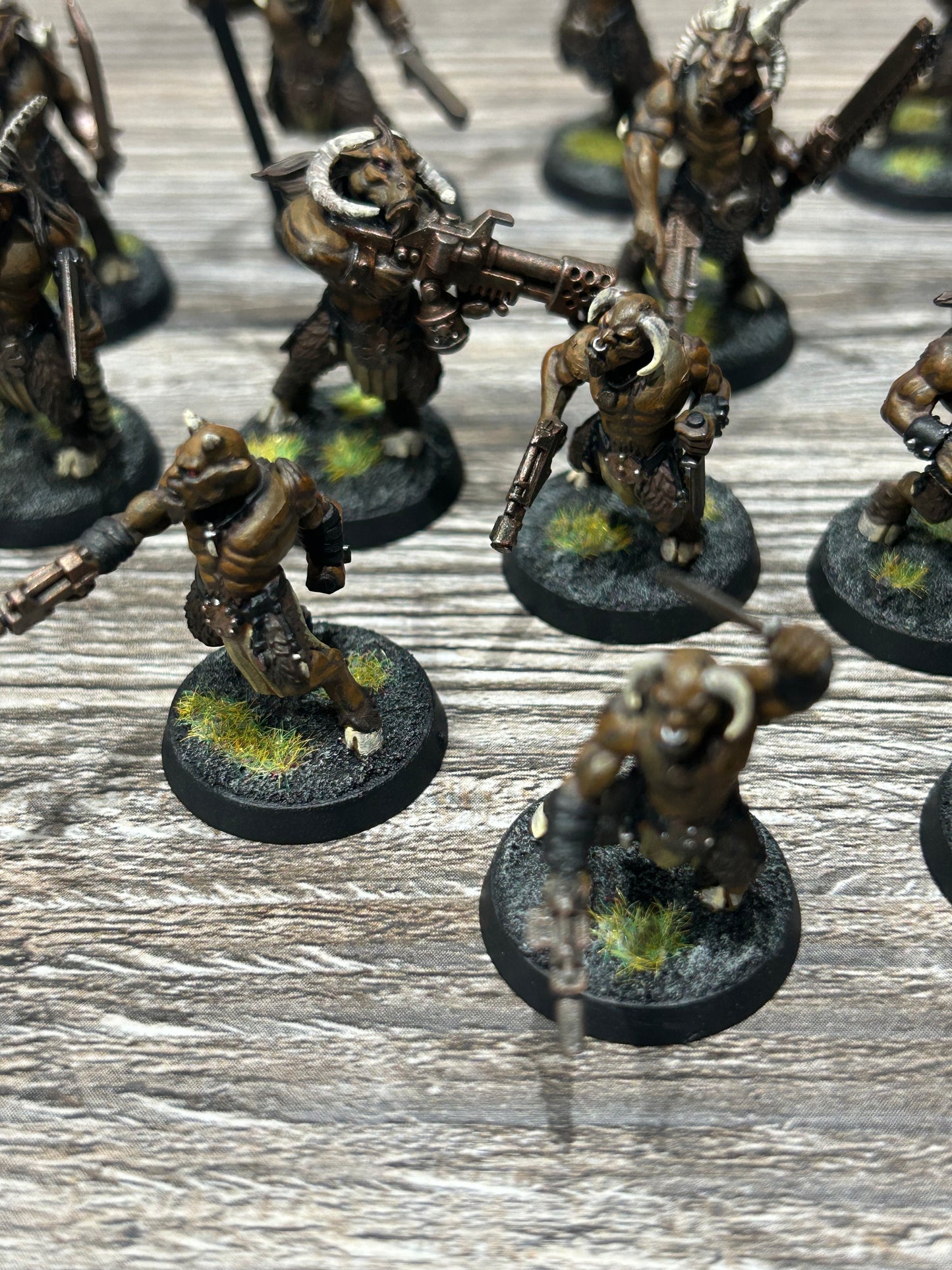 40k Chaos Space Marines converted beastmen x20 (mix of gors and ungors; all the ungors have hand guns but one hand needs regluing, 3 of the gors have guns and the rest have hand weapons)