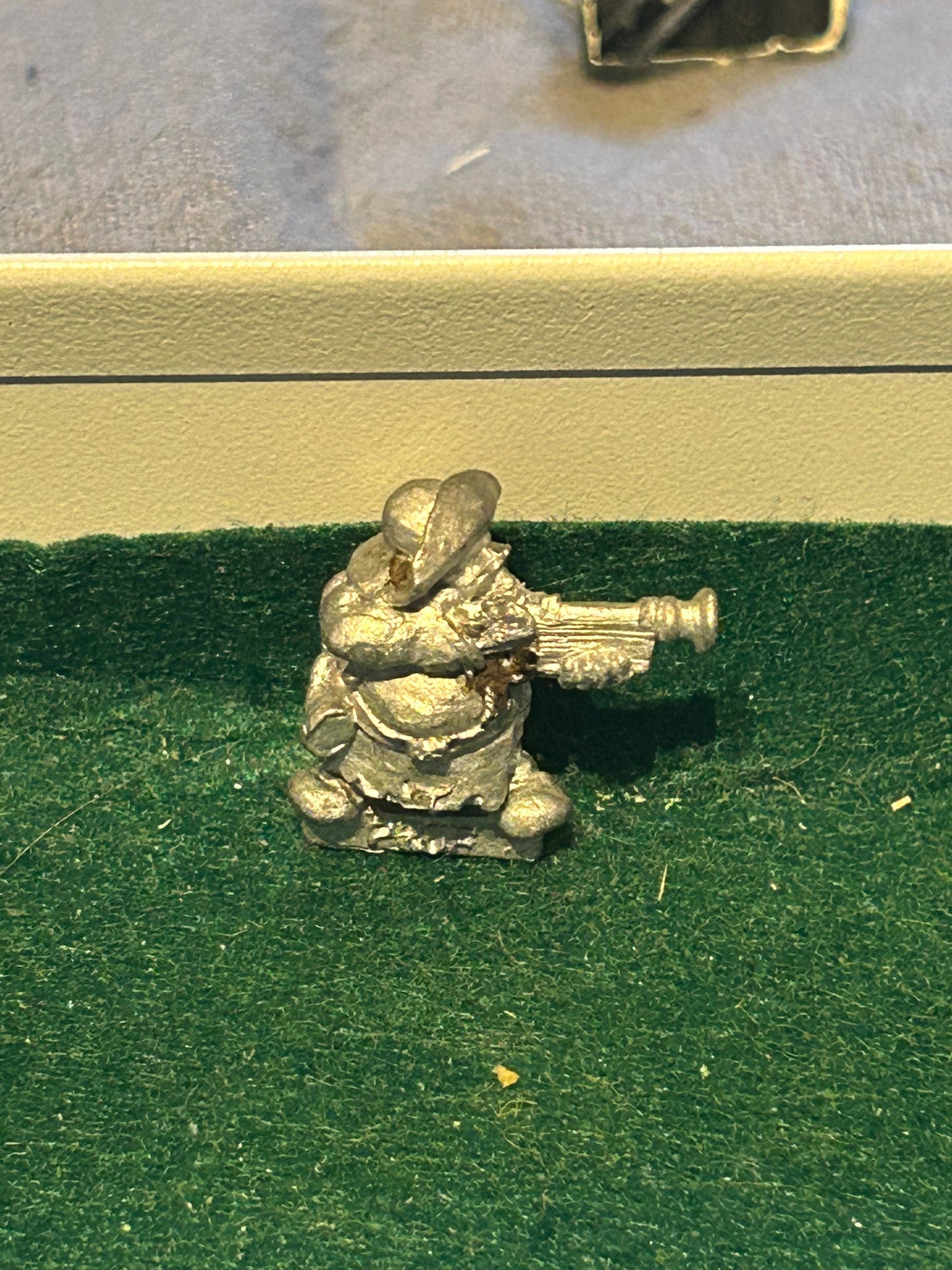 Warhammer fantasy Citadel D4 Dwarf Adventurer Gargul Thunderer Hand Gunner