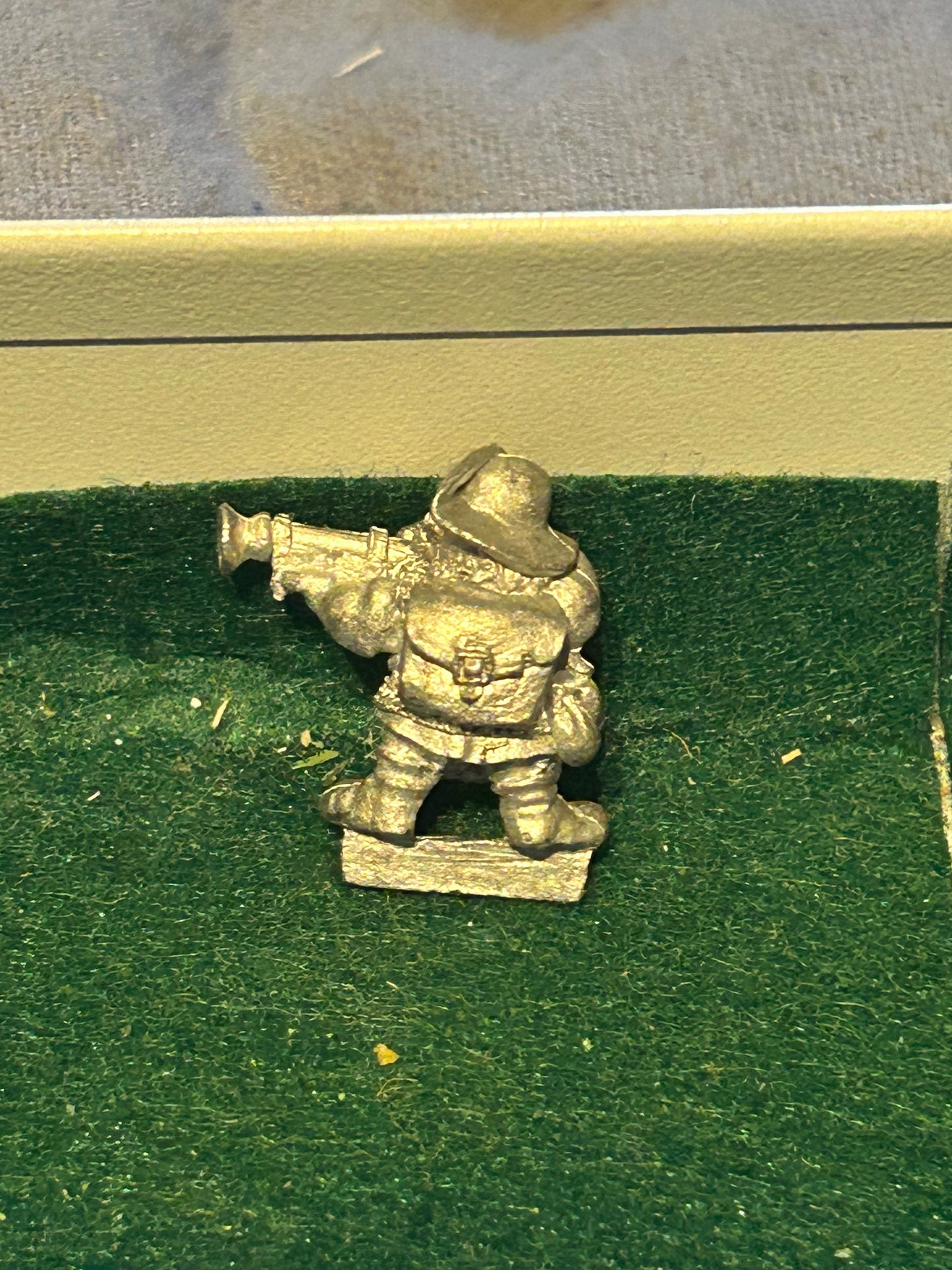 Warhammer fantasy Citadel D4 Dwarf Adventurer Gargul Thunderer Hand Gunner