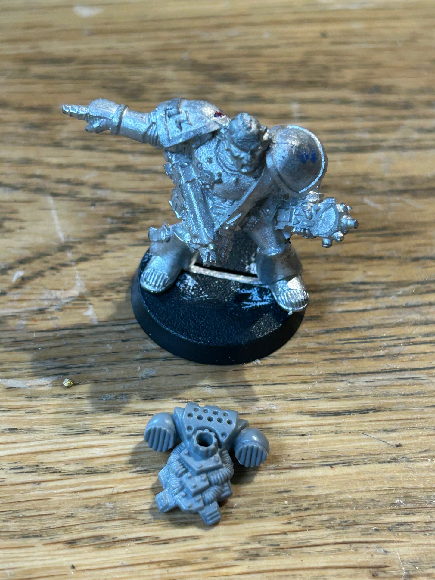 Warhammer 40K Space Marines Classic Veteran Sergeant with Auspex metal