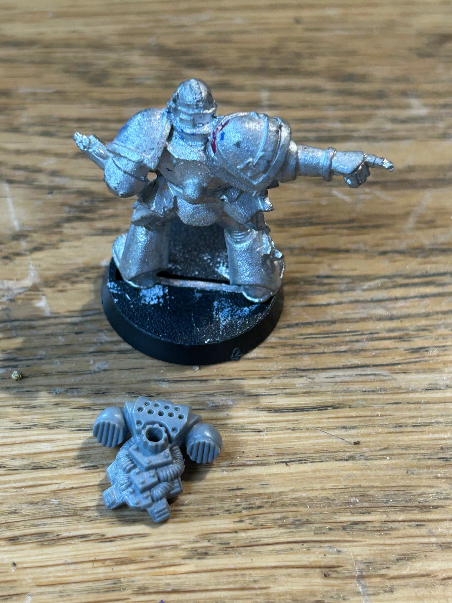 Warhammer 40K Space Marines Classic Veteran Sergeant with Auspex metal