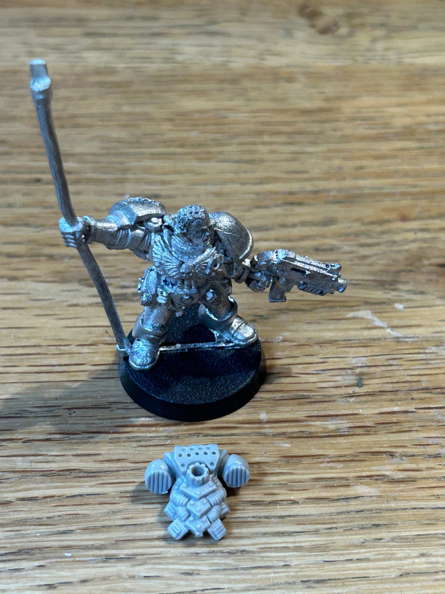 SPACE MARINE COMMAND STANDARD BEARER Metal Marines Army Warhammer 40K 1990s (missing the top of the standard)