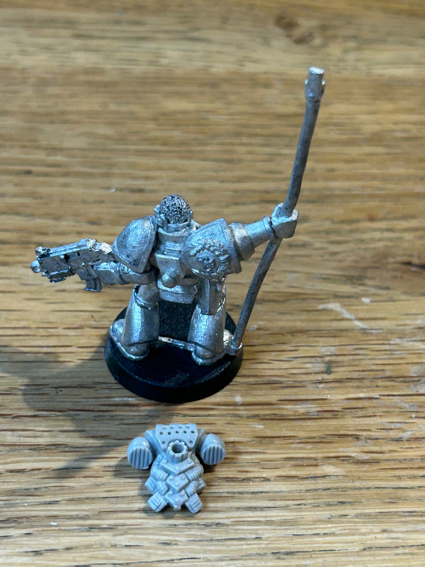 SPACE MARINE COMMAND STANDARD BEARER Metal Marines Army Warhammer 40K 1990s (missing the top of the standard)