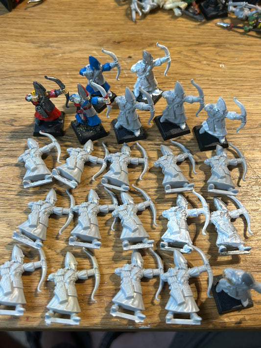 Warhammer fantasy 4th edition plastic high elf archers bowmen x24 (22 in photo, plus 1 extra painted and 1 extra unpainted)