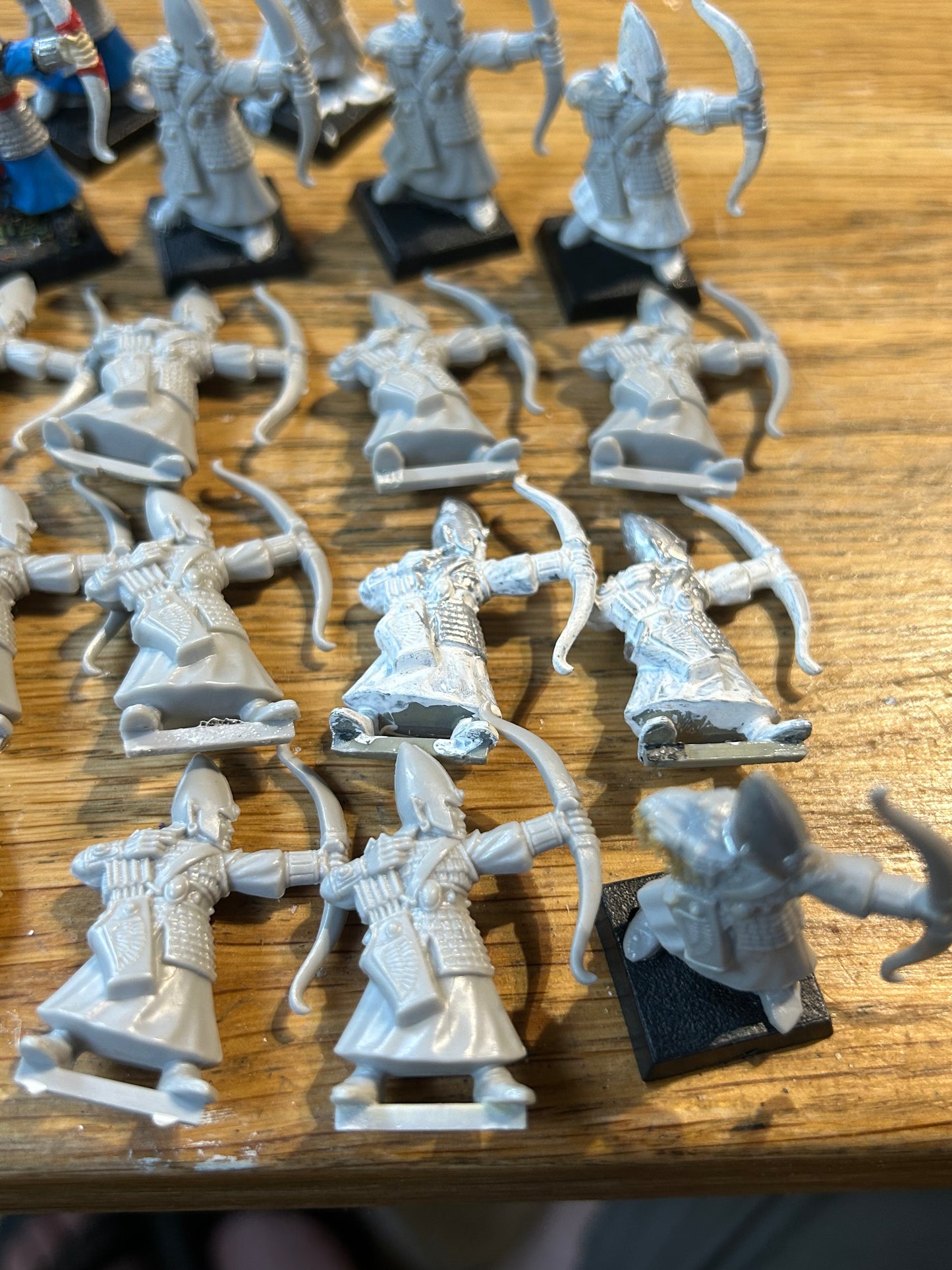 Warhammer fantasy 4th edition plastic high elf archers bowmen x24 (22 in photo, plus 1 extra painted and 1 extra unpainted)