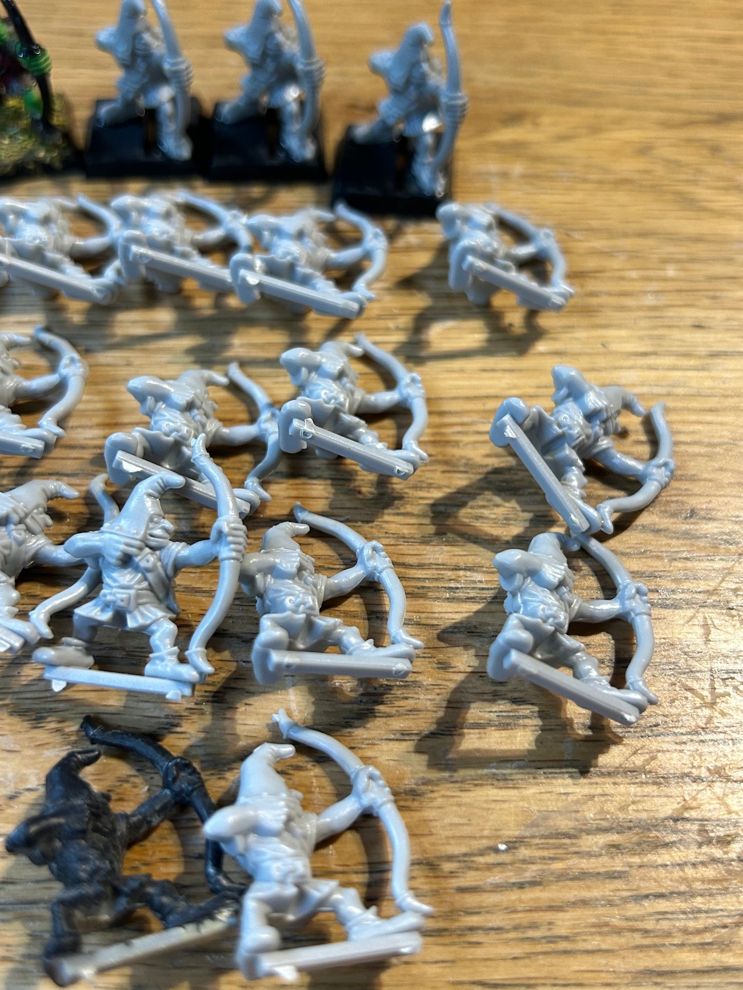 Warhammer fantasy 4th edition monopose night goblin archers x23 (3 of the ones on stands are missing Tabs)