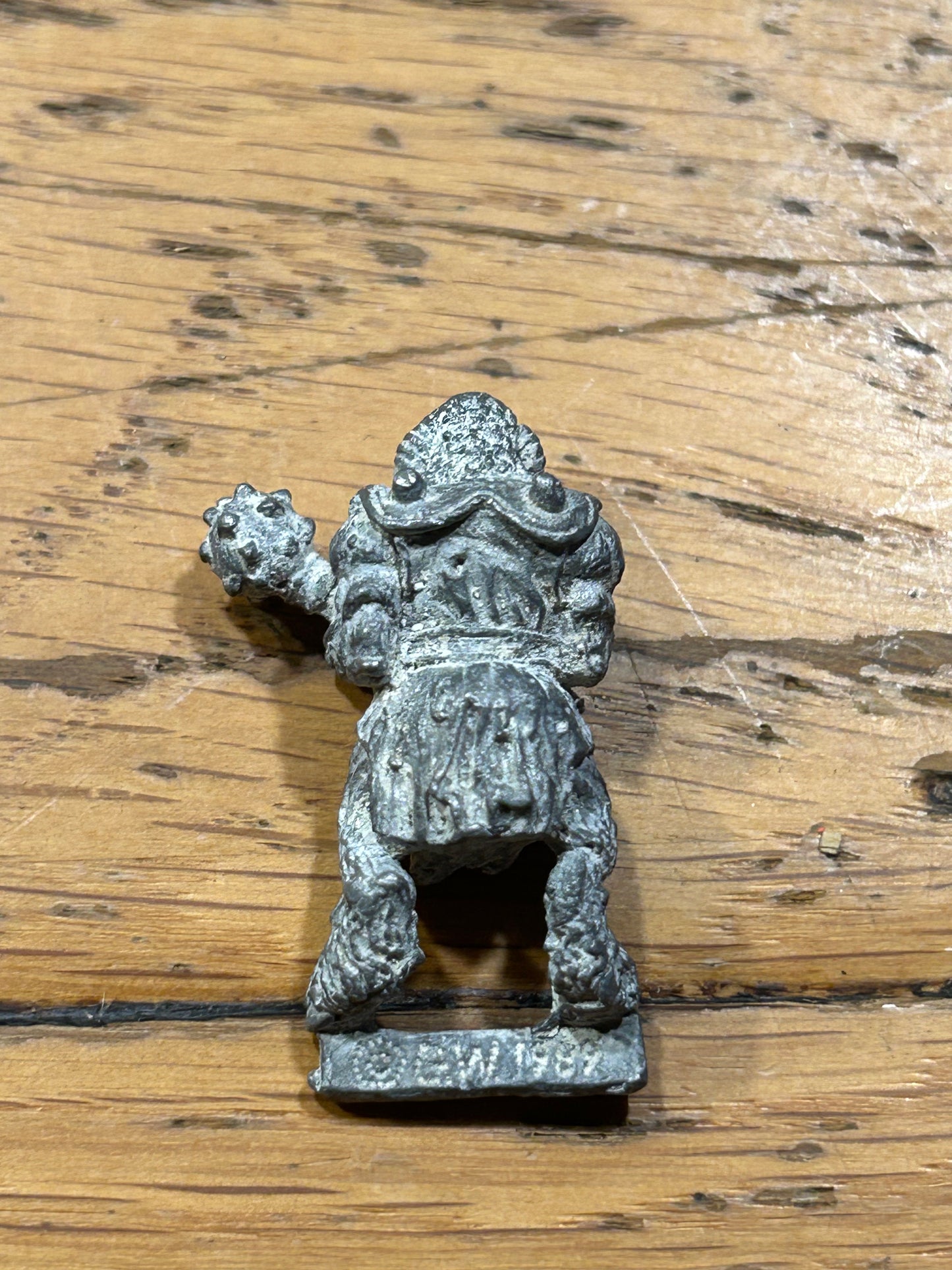 3116 CHAOS BEASTMAN with mace Bob Olley CITADEL WARHAMMER FANTASY (has been stripped badly and has some orange rust on him)