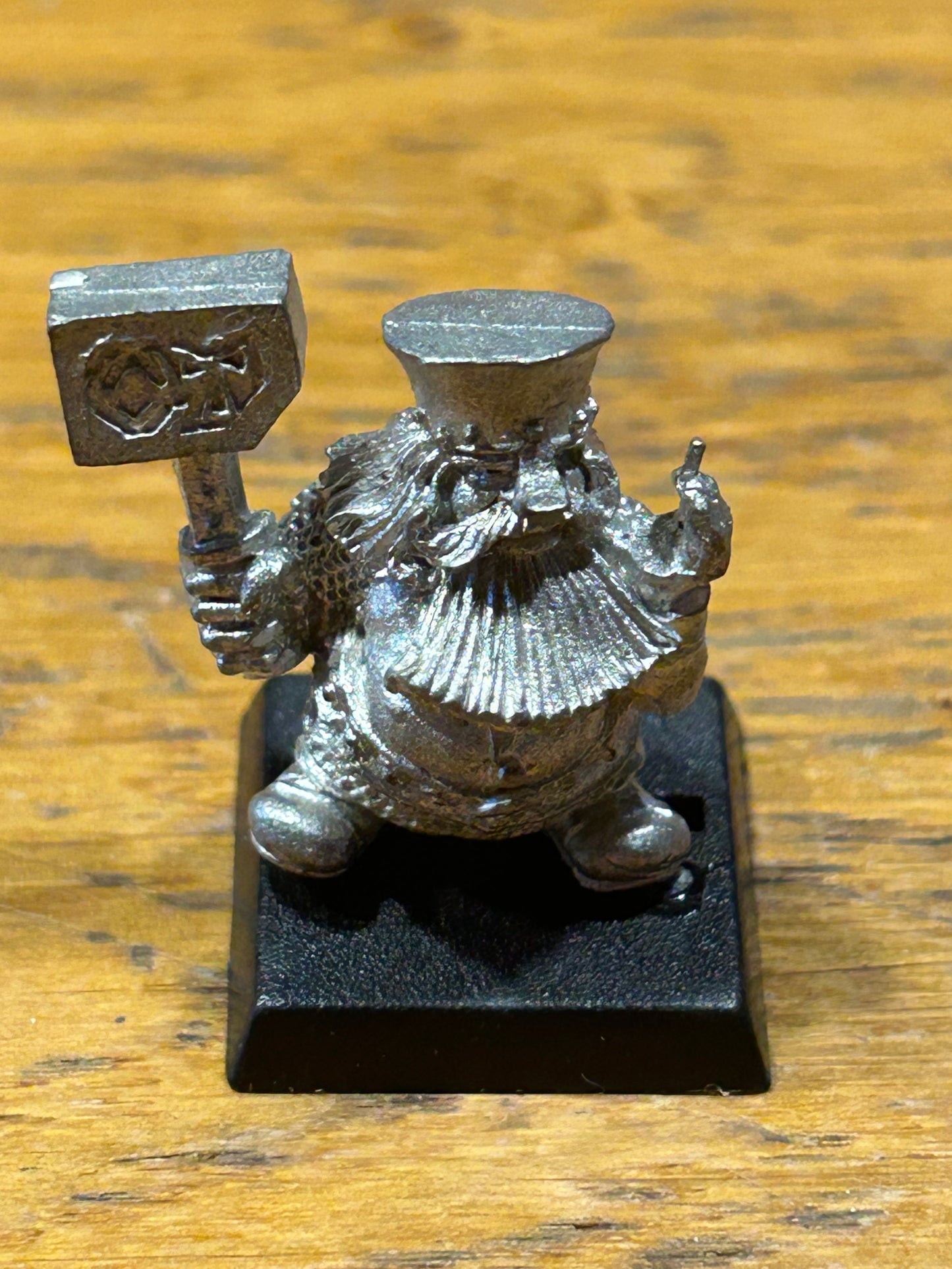 Warhammer fantasy dwarfs throne of power bearer