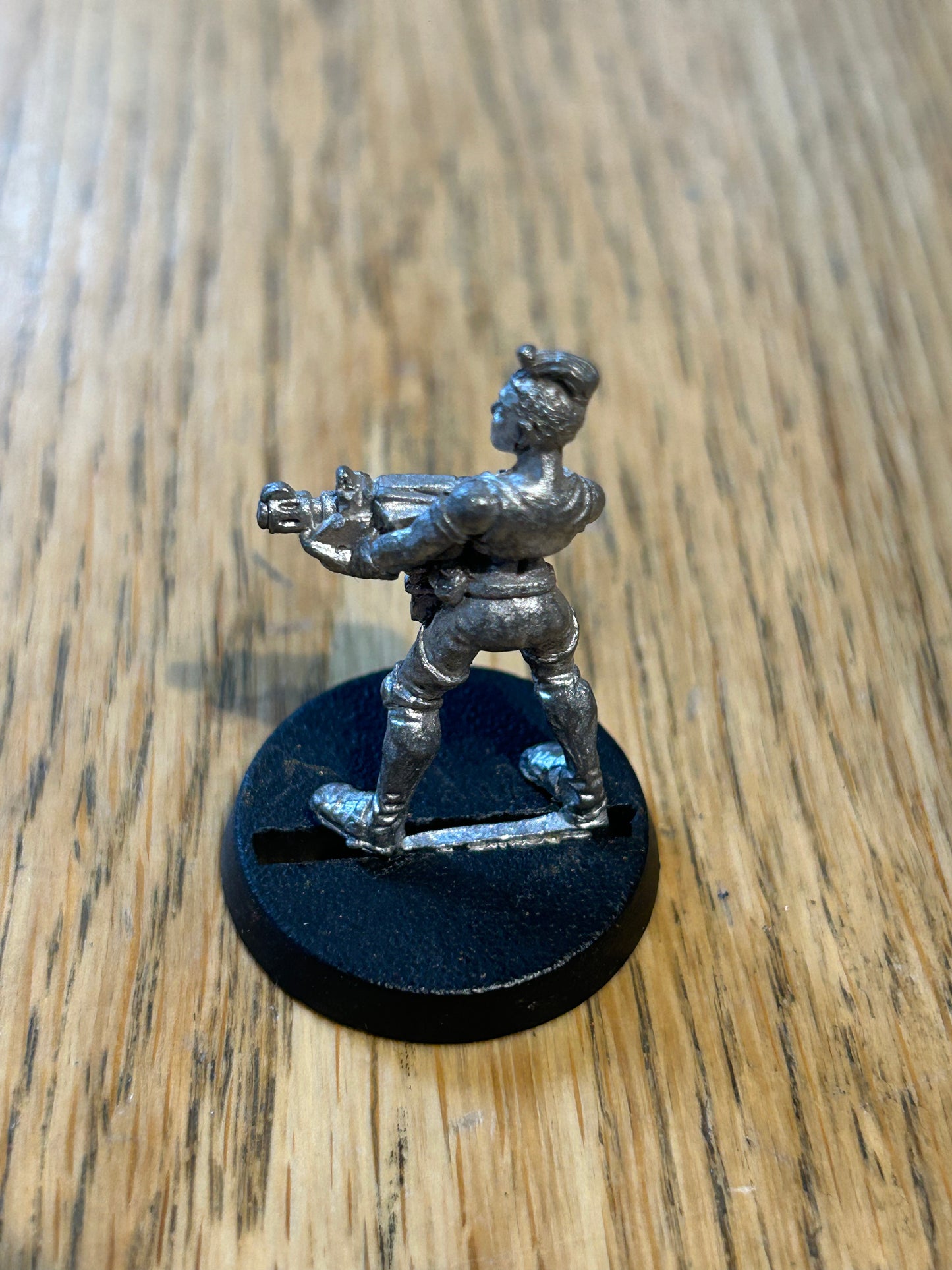 Escher juve with autopistol necromunda