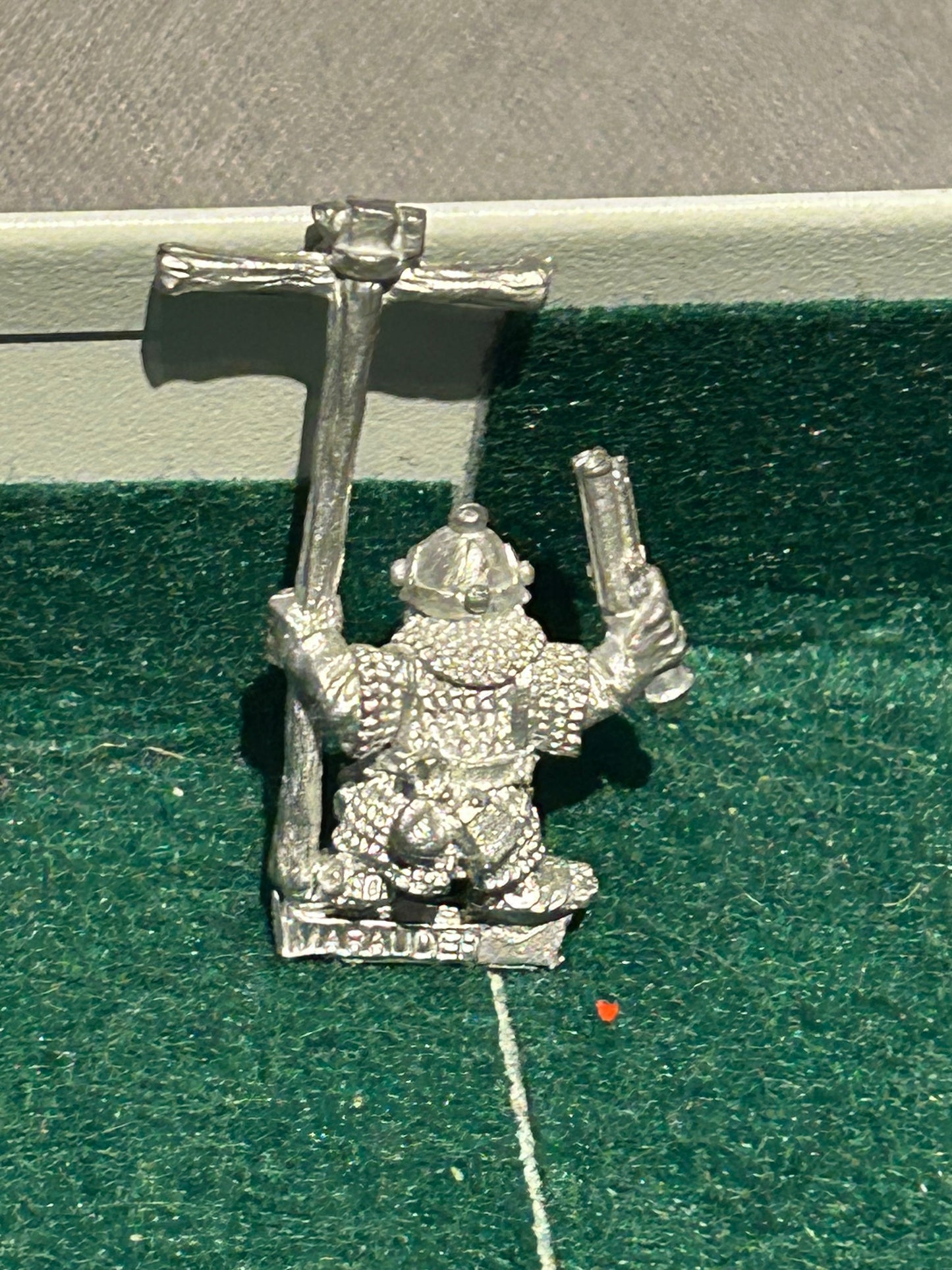 Games Workshop Warhammer Marauder miniatures Dwarf Dwarves Standard Bearer MM11 DC3 Command