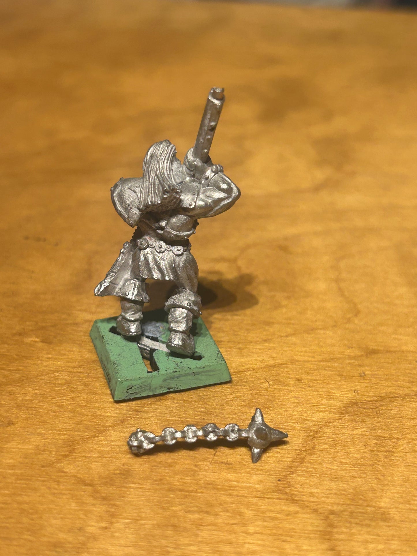 Warhammer fantasy warriors of chaos marauder with double handed flail