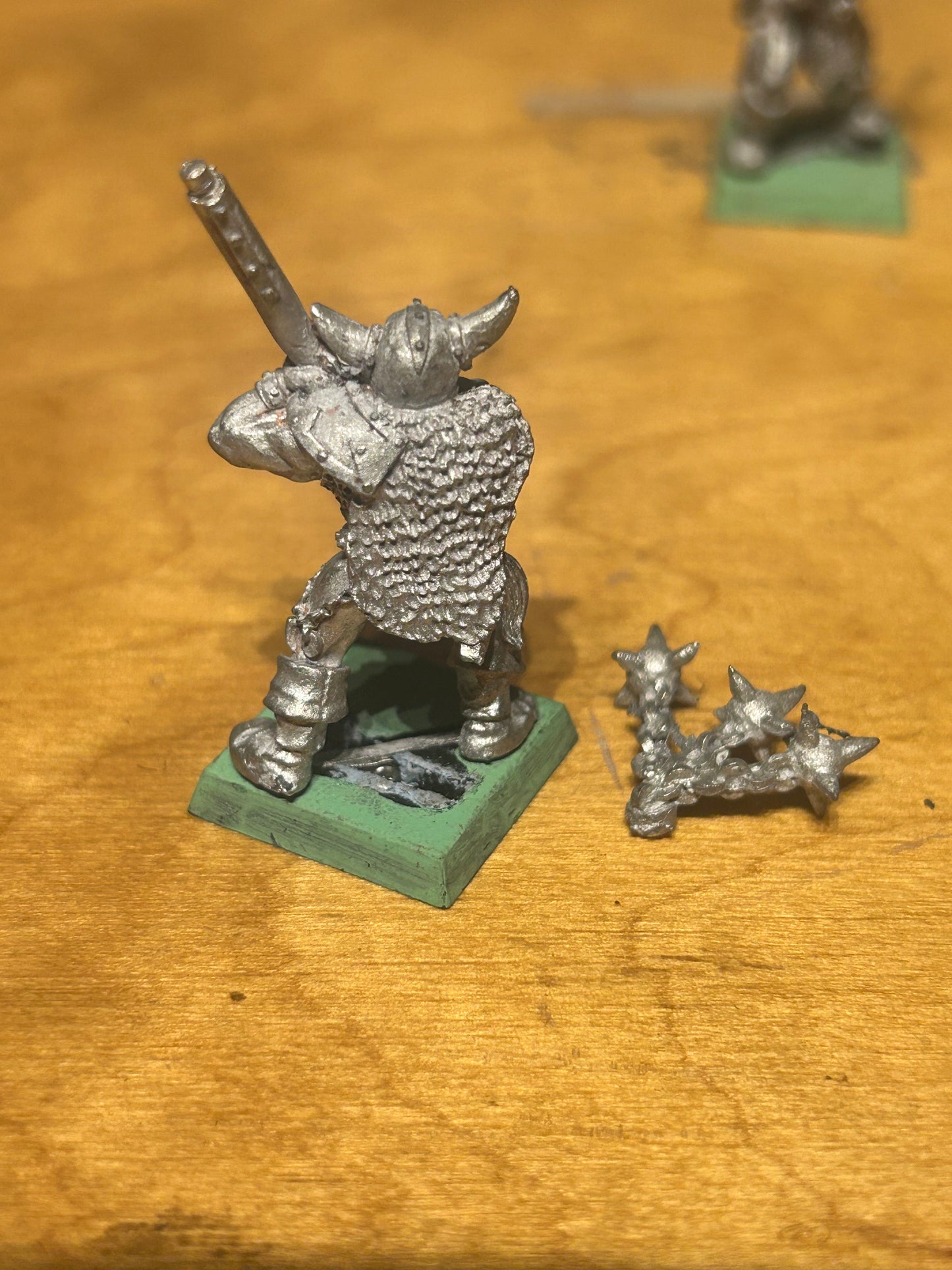 Warhammer fantasy warriors of chaos marauder with double handed flail