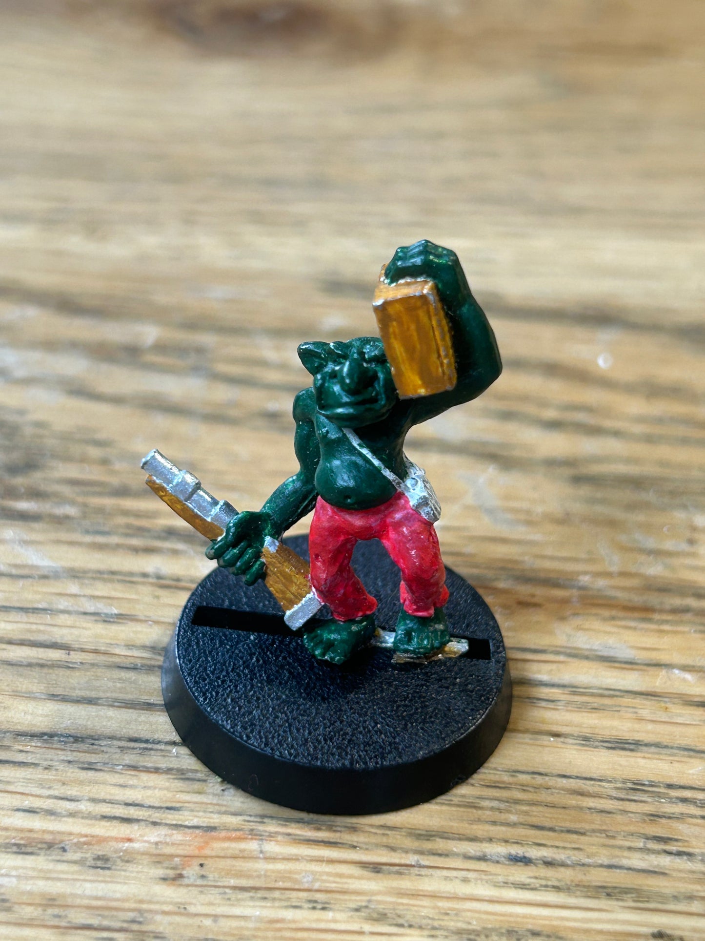 Citadel Warhammer 80s 40K Ork Gretchin Carrying Ammo Box and Shotgun