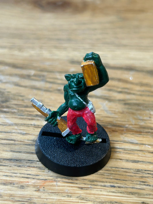 Citadel Warhammer 80s 40K Ork Gretchin Carrying Ammo Box and Shotgun