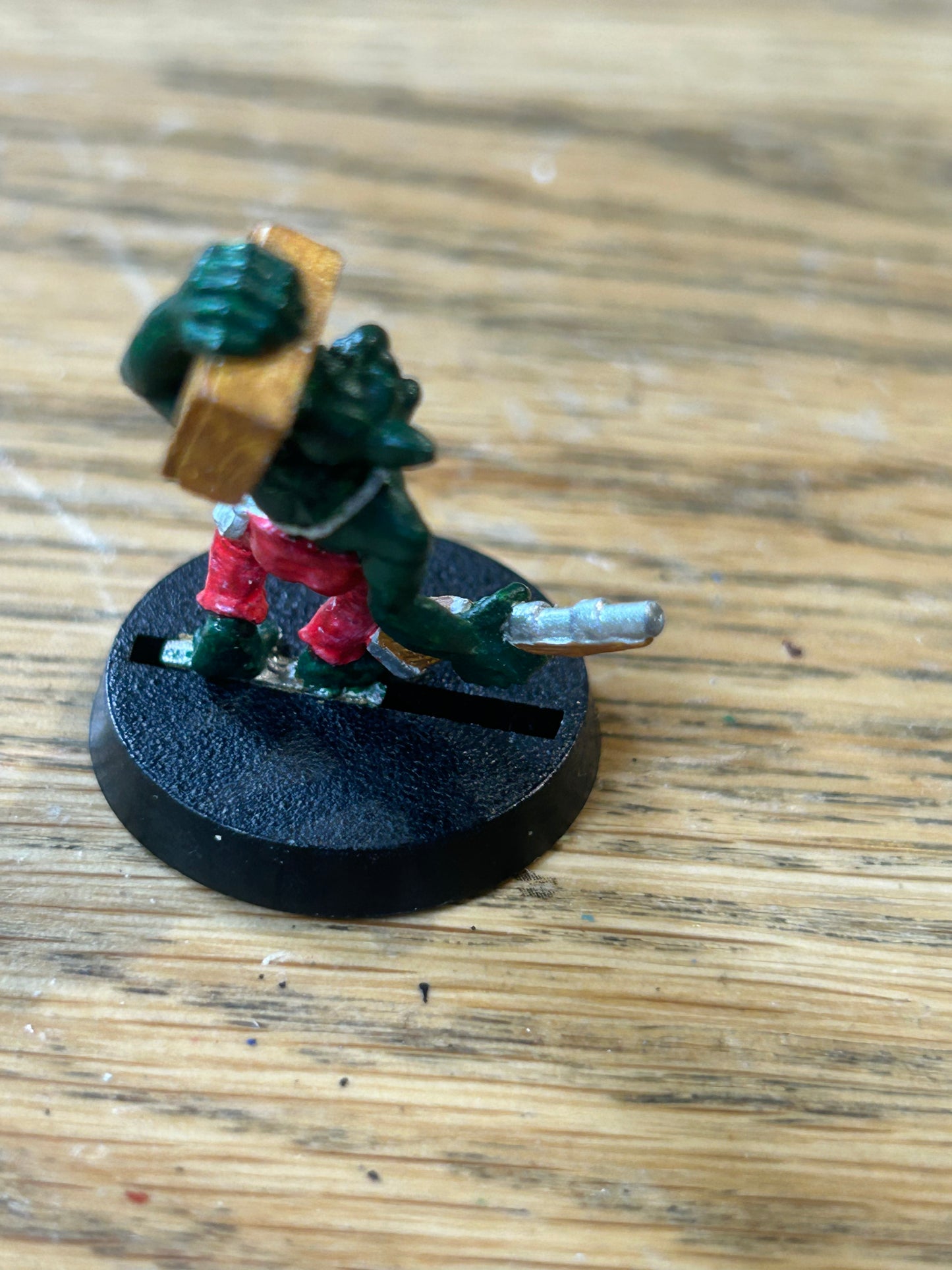 Citadel Warhammer 80s 40K Ork Gretchin Carrying Ammo Box and Shotgun