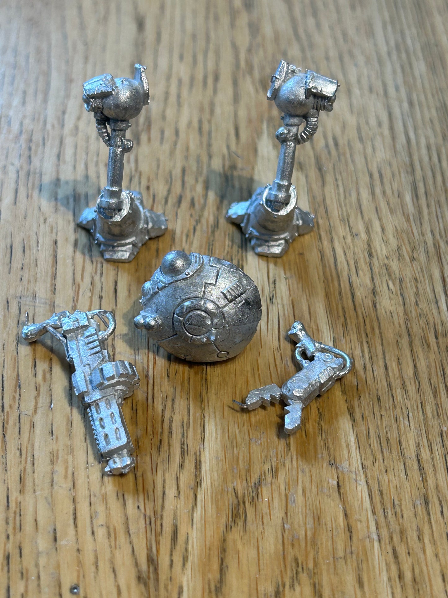 Diehard miniatures Underbot-R2 Chaos War Droid