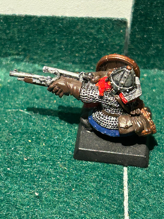 Warhammer fantasy dwarf thunderer champion