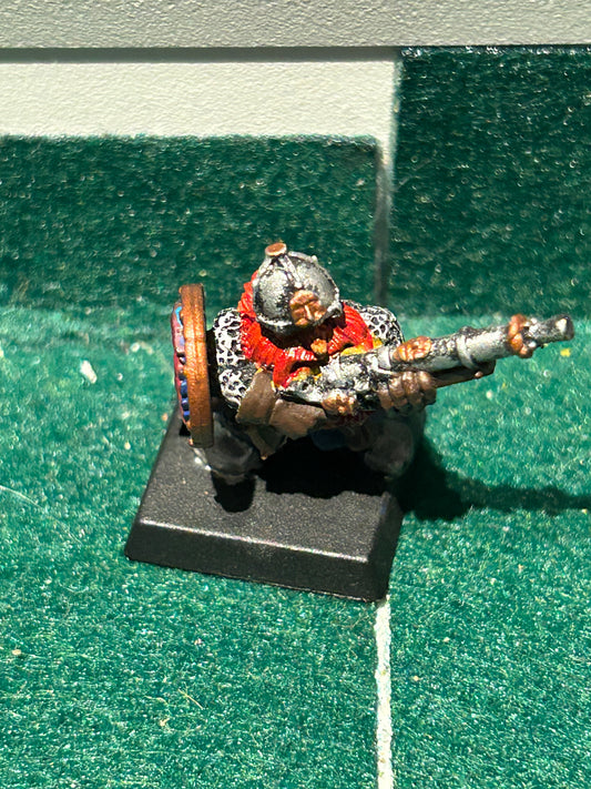 Warhammer fantasy dwarf thunderer