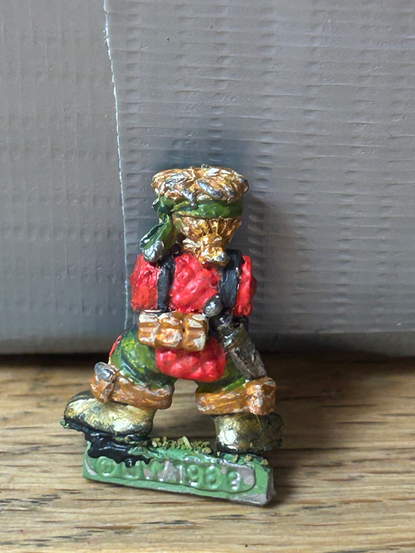 Rogue Trader Warhammer 40k Squat warrior (no plastic arms or weapon)