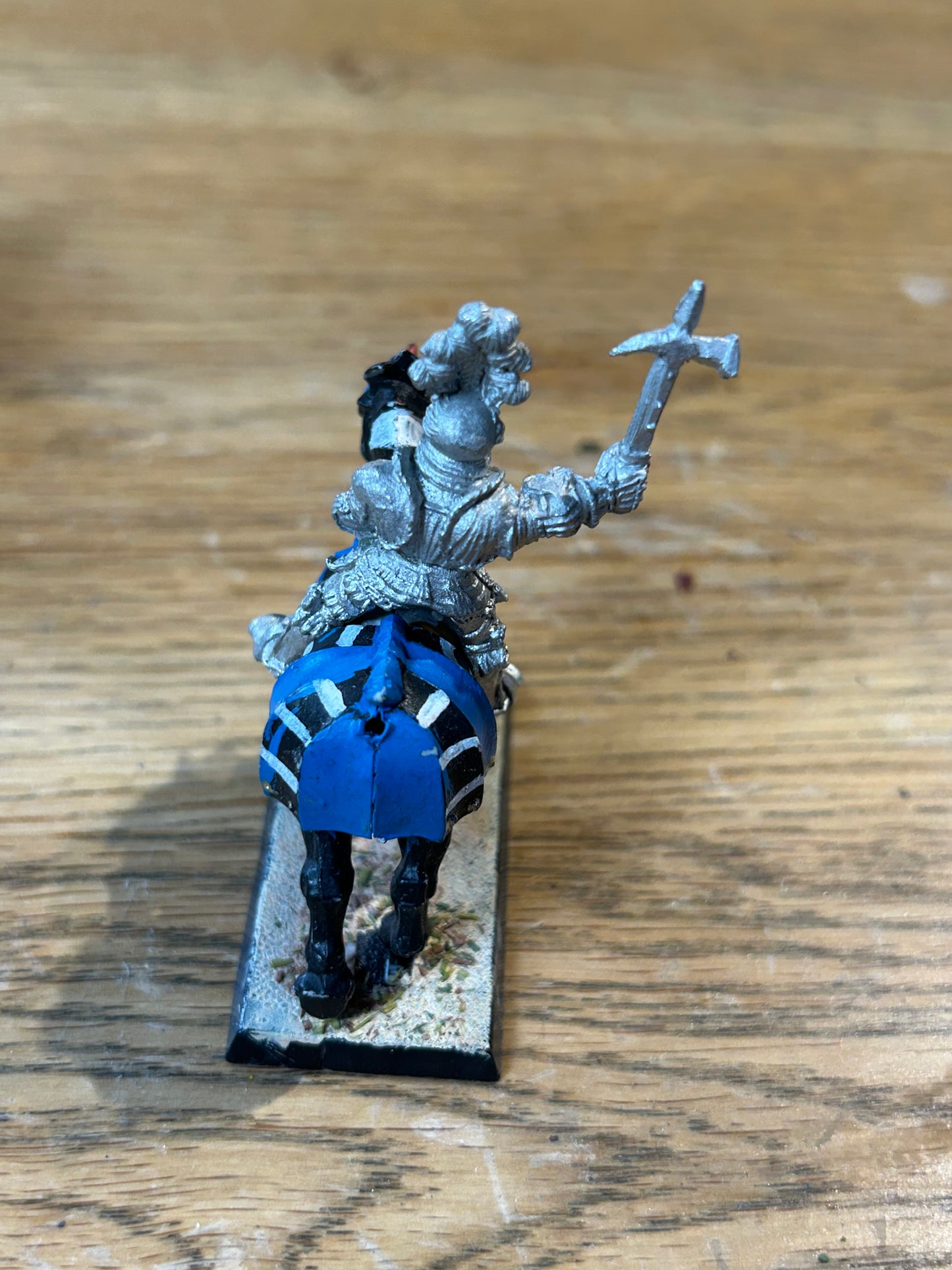 Warhammer ToW Heroes Empire Heroic Knight with warhammer (horse has no tail)