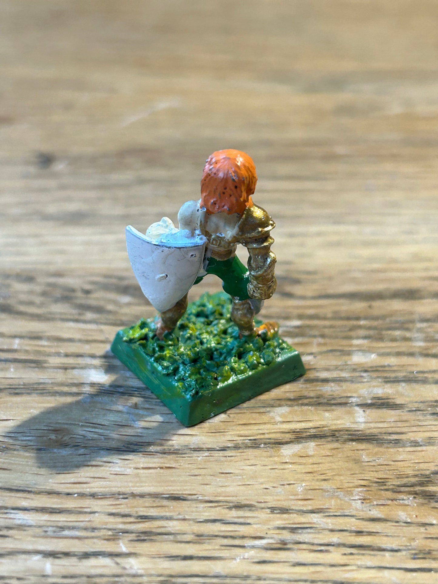 Warhammer Fantasy old world wood elf  wardancer with gauntlet
