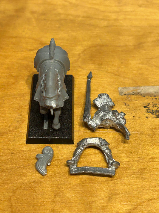 WARHAMMER - FANTASY - EMPIRE - MOUNTED REIKSGUARD - horse tail needs regluing