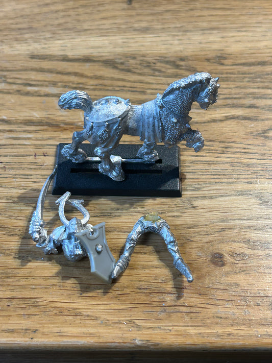 1988 Chaos Knight with sword and horned helm on steed 0221 Games Workshop Warhammer Army Realm of Warrior Cavalry