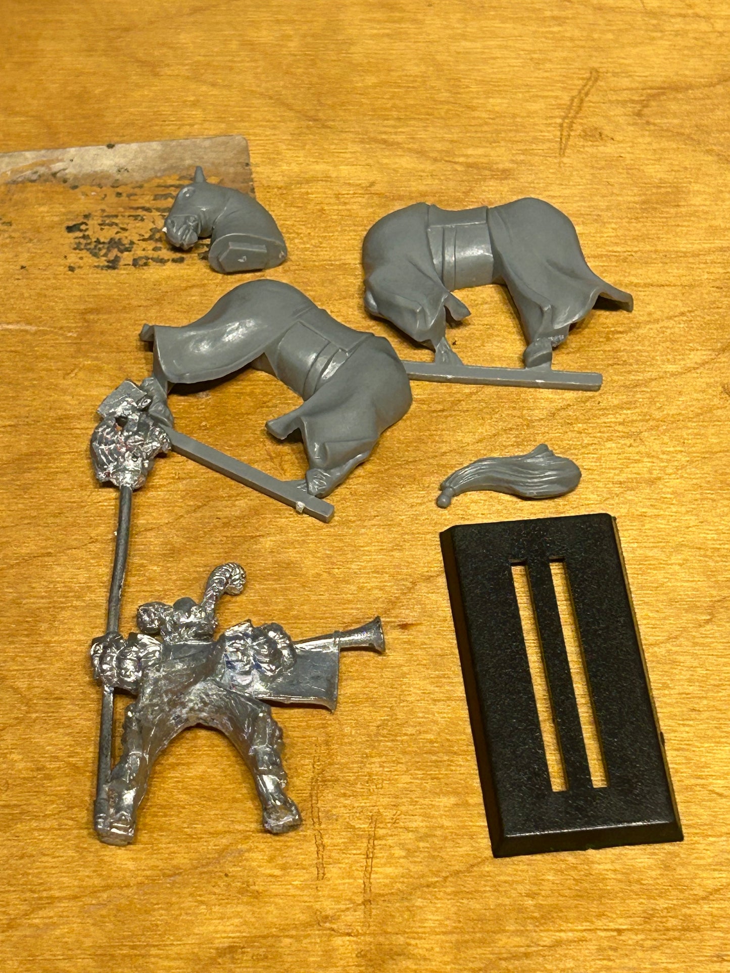 Citadel Miniatures Heroes of The Empire Imperial Herald with Battle standard (has been stripped)