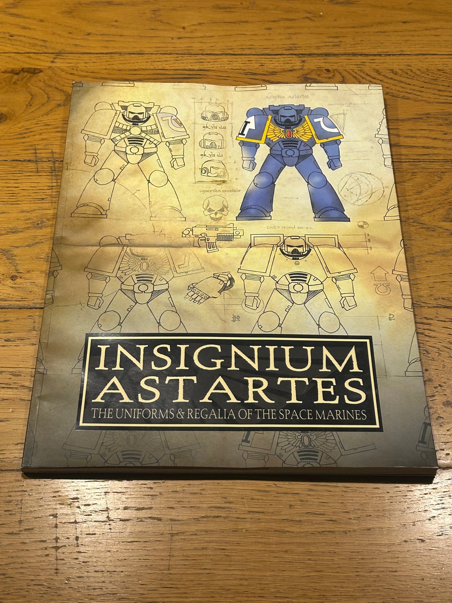 Games Workshop Warhammer 40,000 Insignium Astartes Art Book Ultramarines (has some creasing and a little bending in places)
