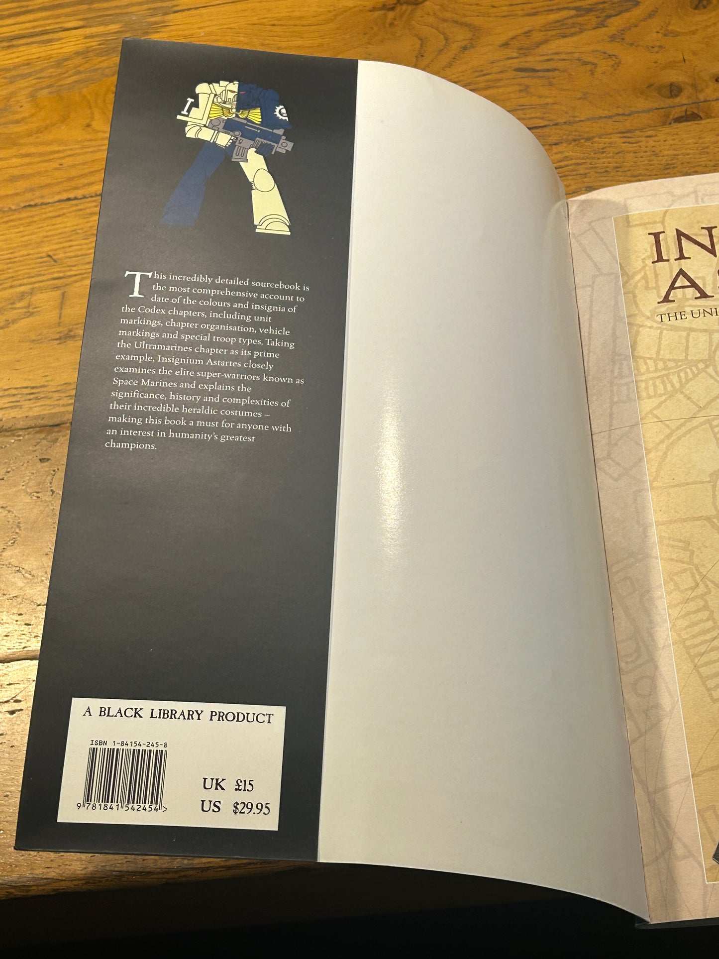 Games Workshop Warhammer 40,000 Insignium Astartes Art Book Ultramarines (has some creasing and a little bending in places)