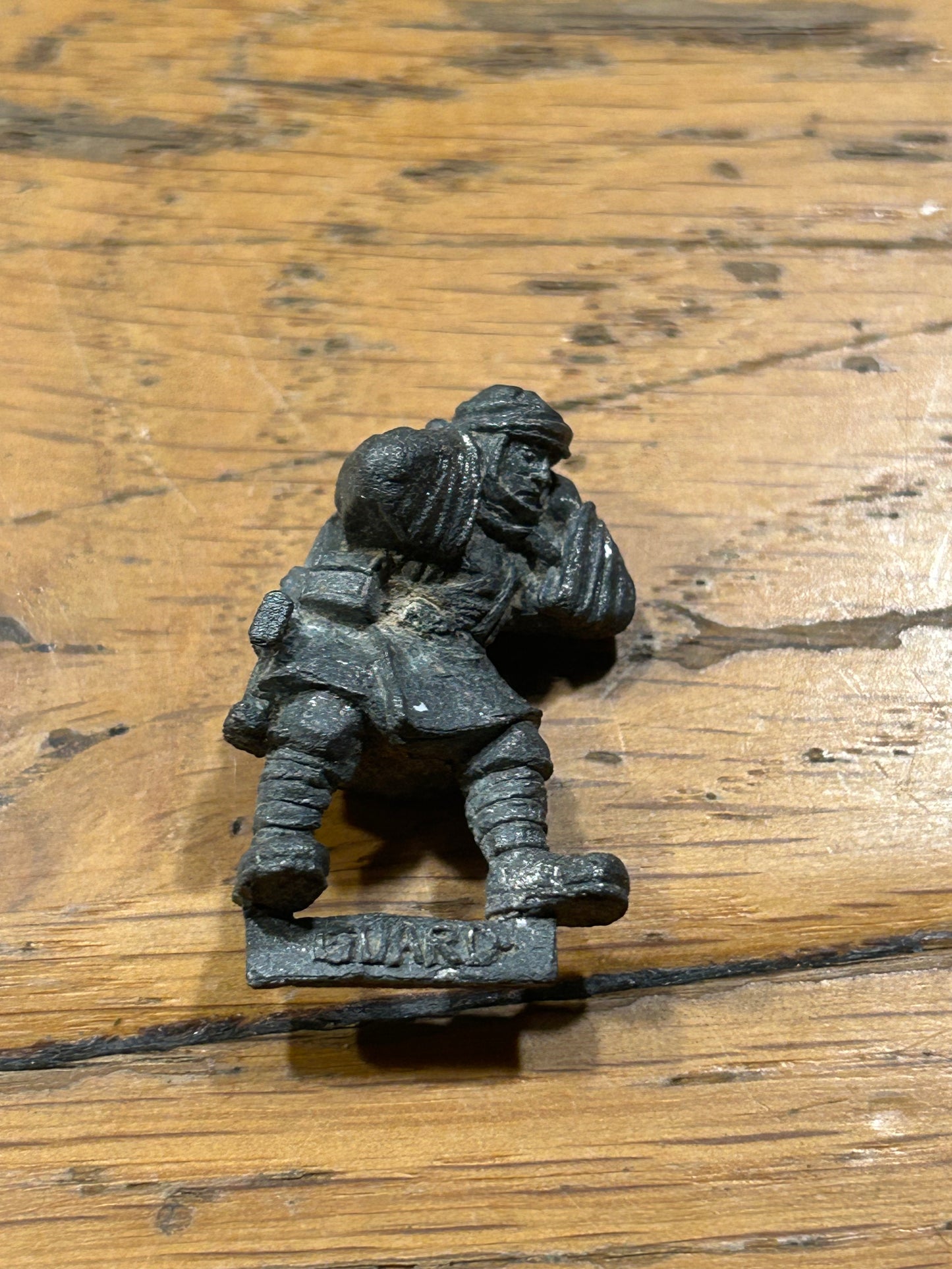 Tallarn desert raiders crewman guardsman imperial guard warhammer 40k (has been stripped and has some rusting)