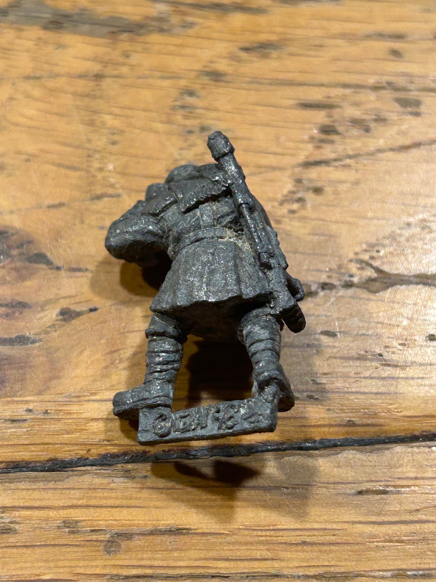 Tallarn desert raiders crewman guardsman imperial guard warhammer 40k (has been stripped and has some rusting)