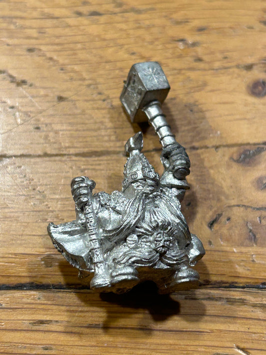 Warhammer fantasy dwarf Anvil of Doom rune Lord (missing his staff end)
