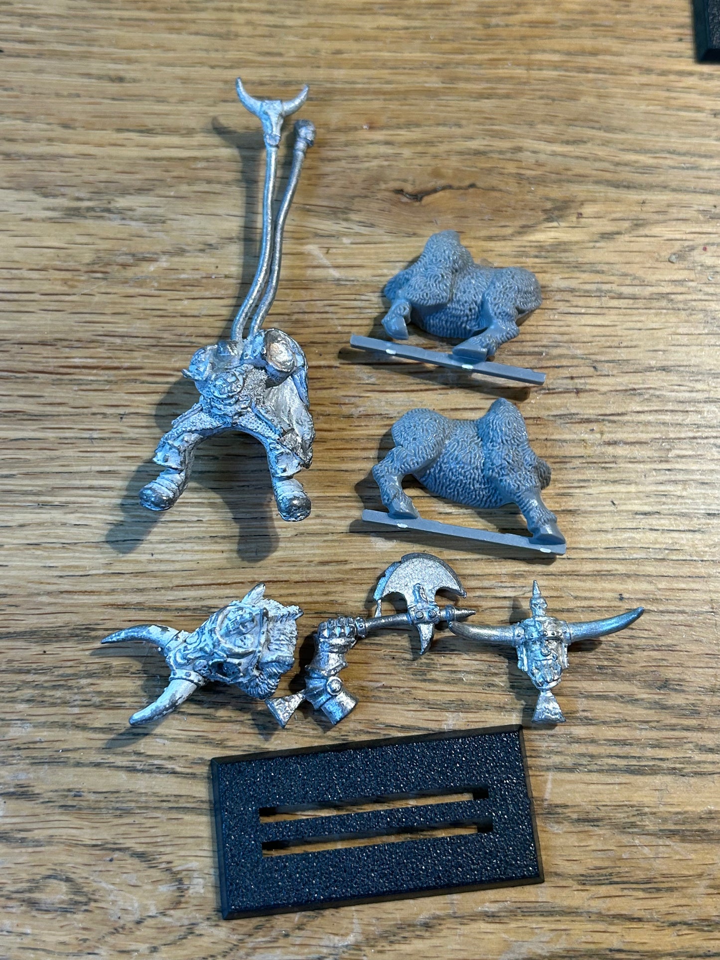 Warhammer - Orcs & Goblins - Classic Metal Morglum Necksnapper (boar has no tail)
