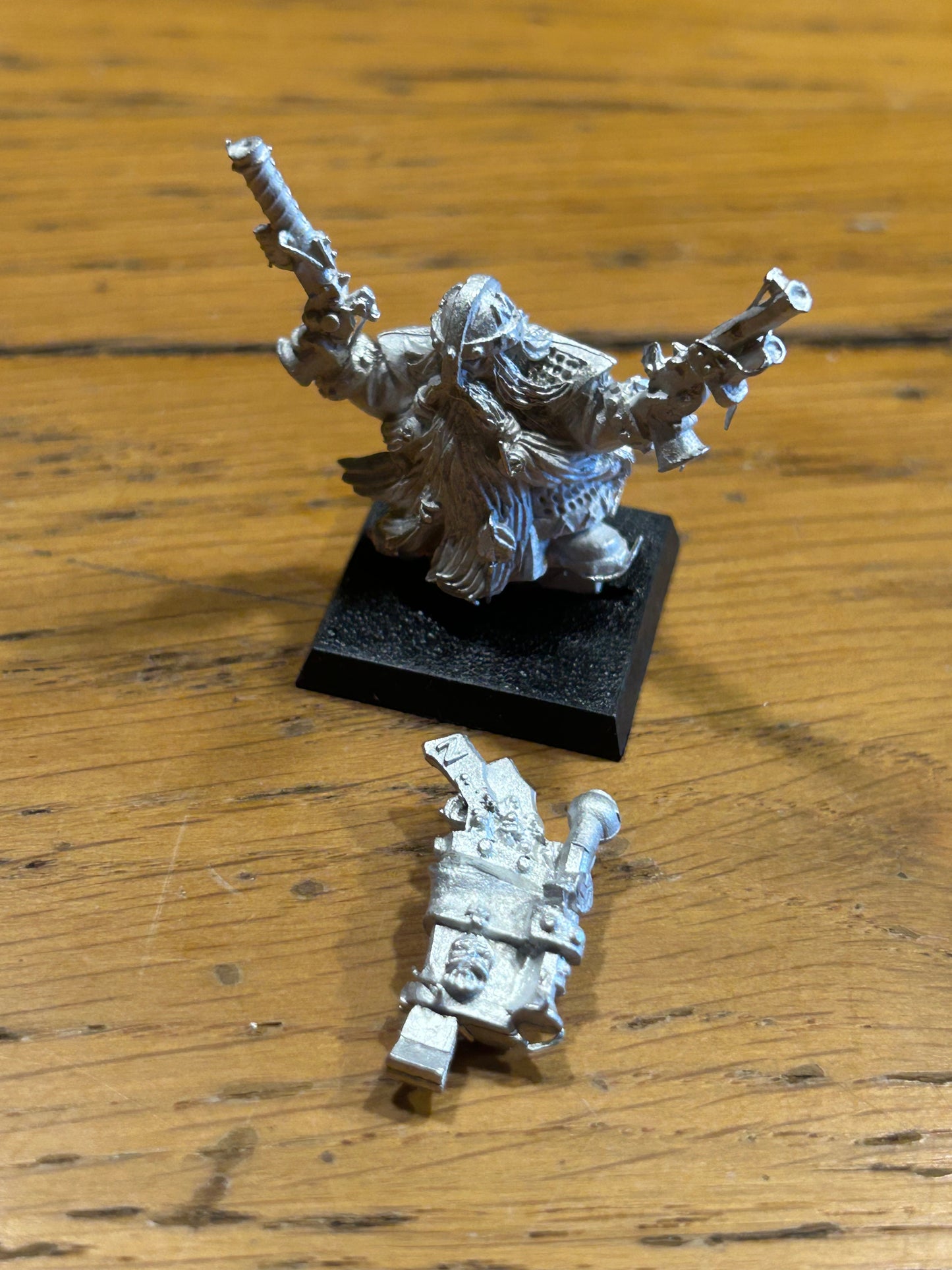 DWARf ENGINEER with brace of pistol  Metal warhammer fantasy