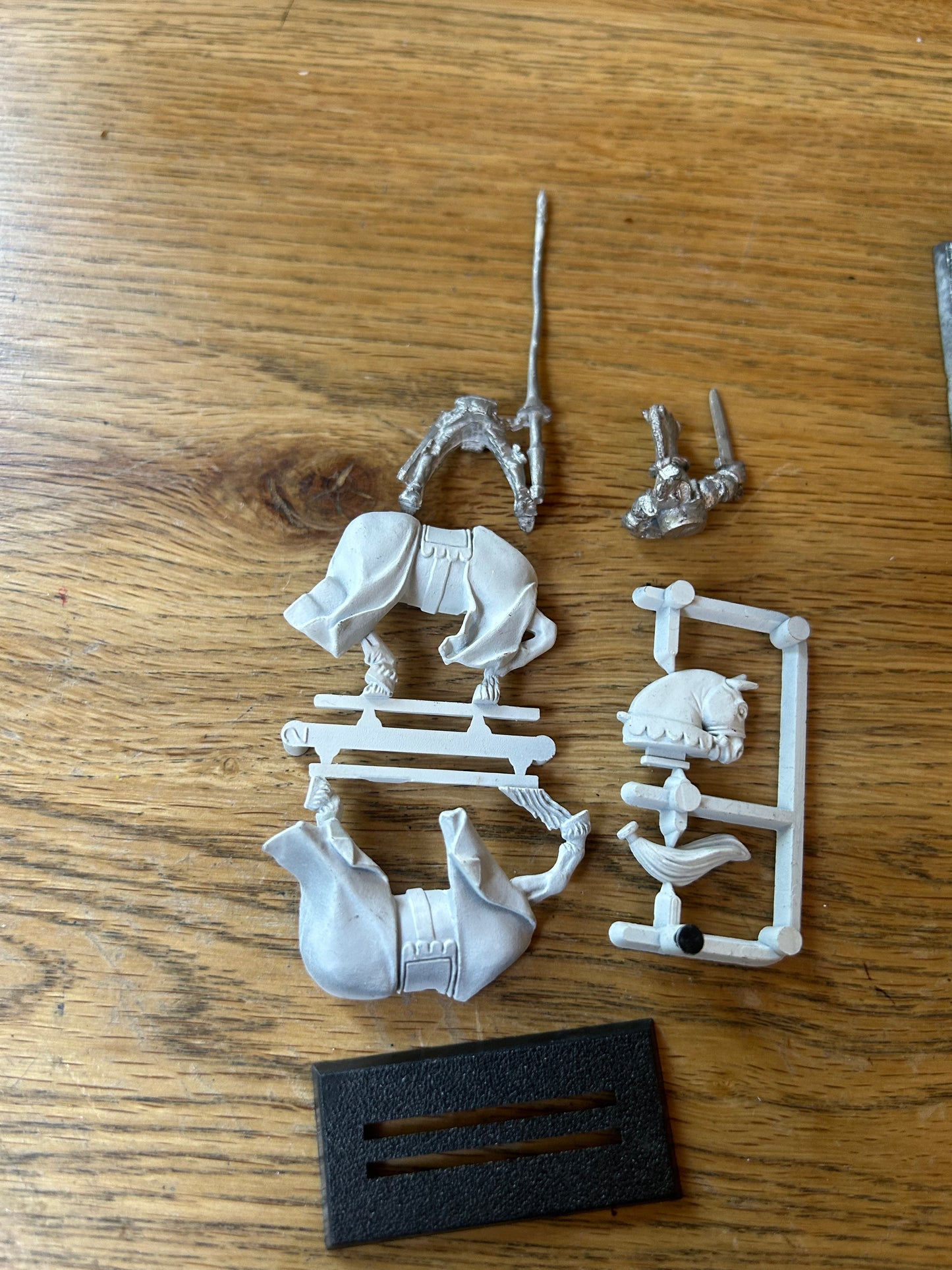 Warhammer fantasy bretonnian questing knight champion