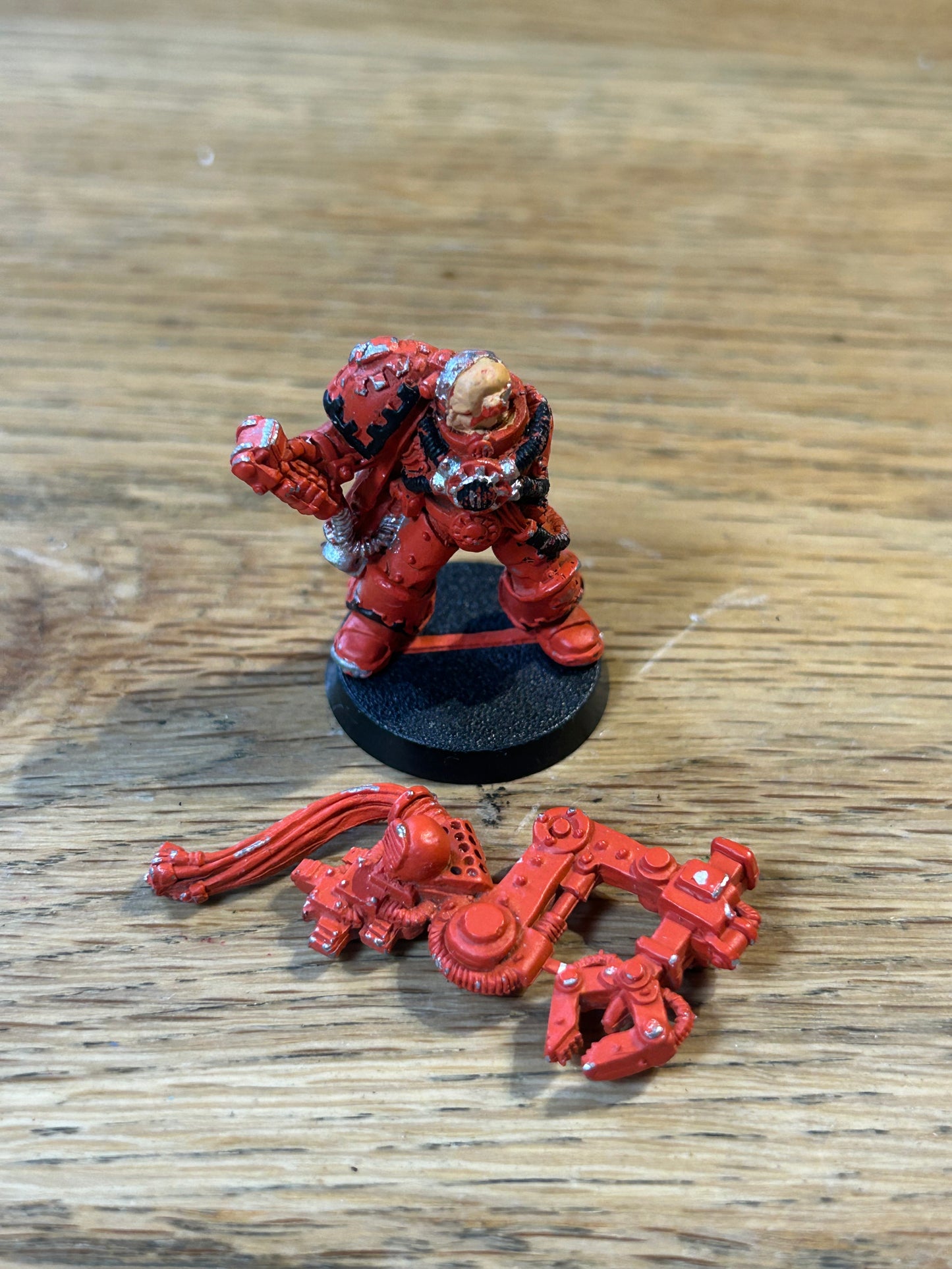 Space Marines - Techmarine (I will include a plastic arm, shoulder pad and bolter)