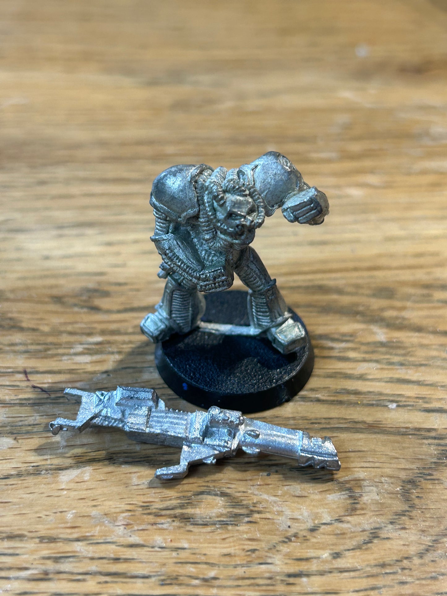 Games Workshop Warhammer 40k Rogue Trader Chaos Renegades Heavy Weapon lascannon  Marine (no backpack)
