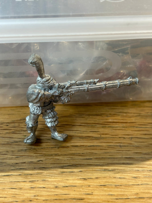 Warhammer fantasy War Wagon Crewmember With Hochland Long Rifle Metal Empire Old World