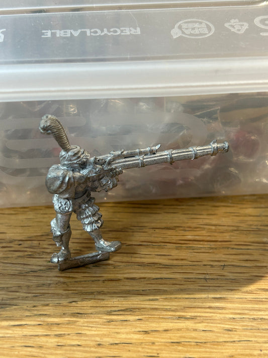 Warhammer fantasy War Wagon Crewmember With Hochland Long Rifle Metal Empire Old World