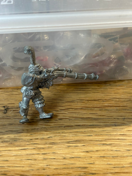 Warhammer fantasy War Wagon Crewmember With Hochland Long Rifle Metal Empire Old World