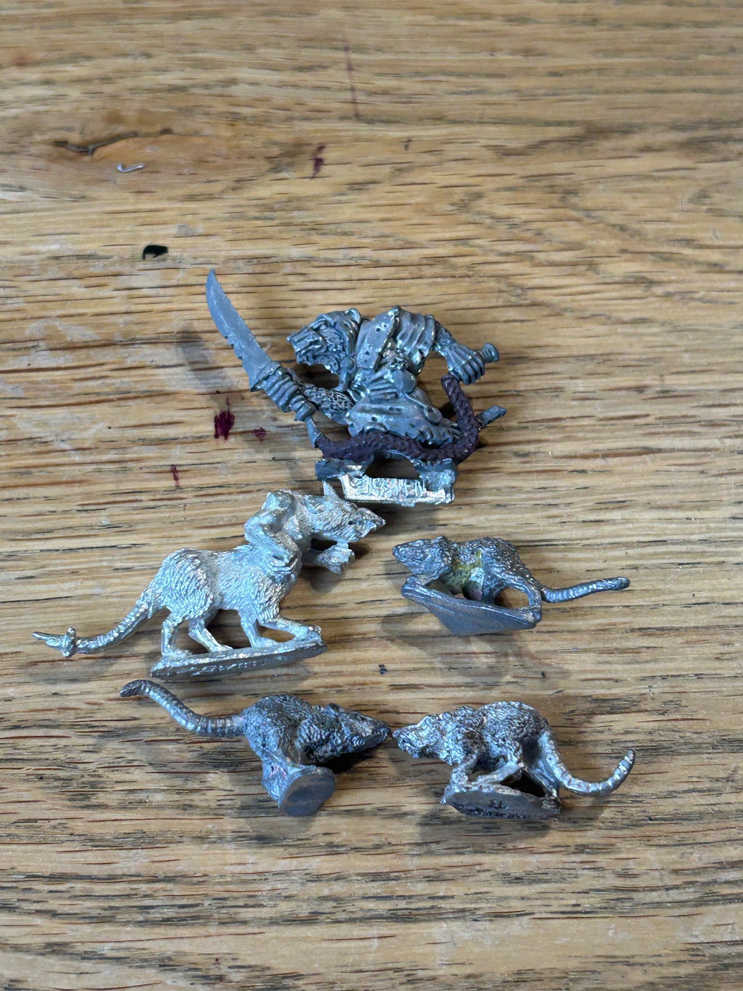 Skaven packmaster and 4 metal rats  Warhammer Fantasy Marauder miniatures